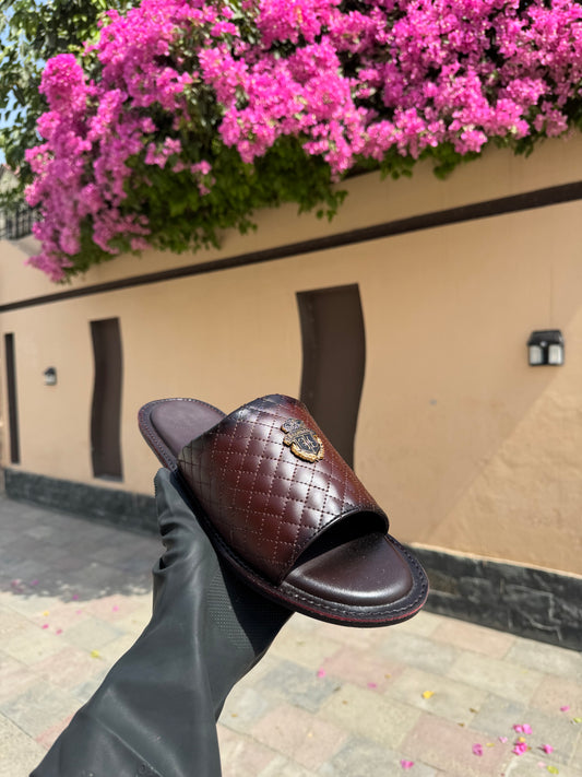 QUILTED CREST SLIDES-BROWN
