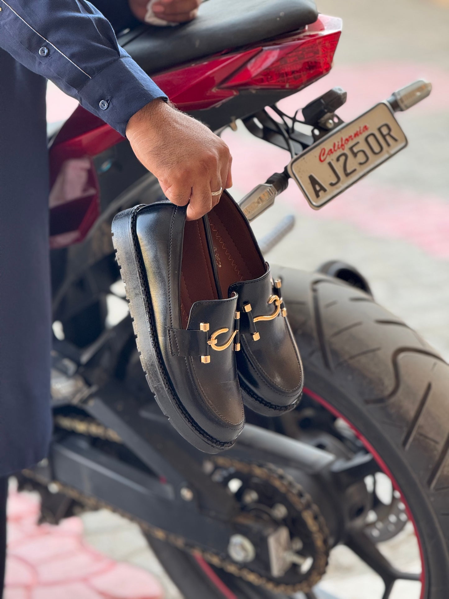 CLASSIC LUXURY LOAFERS-BLACK